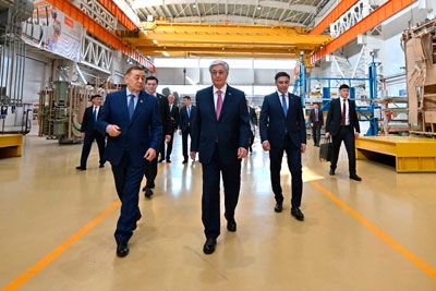 What is notable about the transformer plant visited by President of Kazakhstan Kassym-Jomart Tokayev?